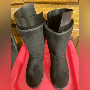 Arizona Jean Company Black Suede Interior Boots brand new never worn warm fleece